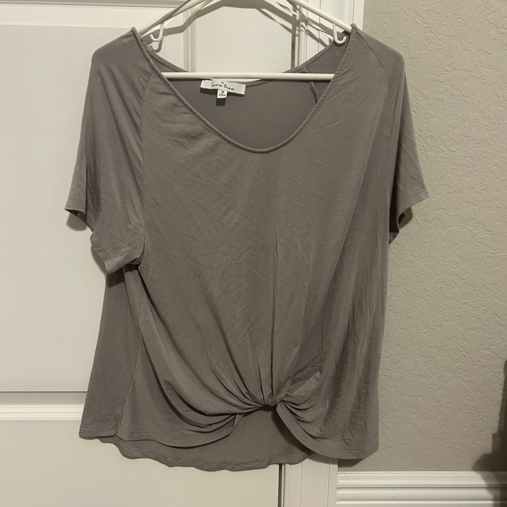 Love Tree size M/L grey/taupe knotted tee SUPER SOFT